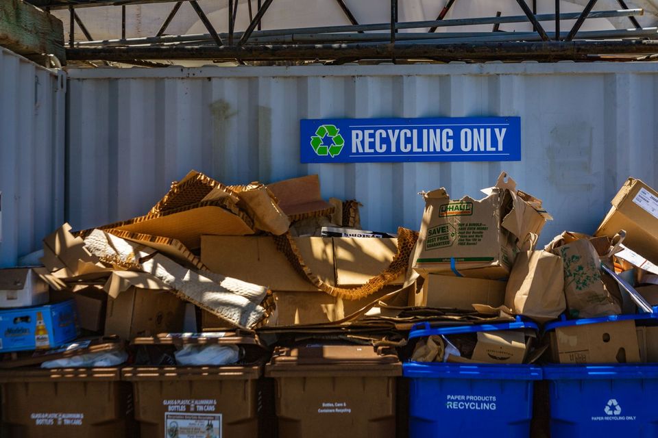 Entsorgungsbetrieb auf einem Recyclinghof